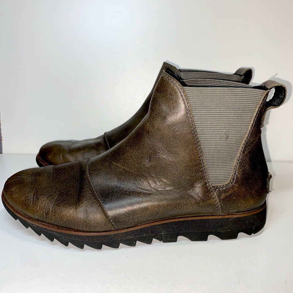 SOREL HARLOW CHELSEA US 7.5 Women's Waterproof Boot